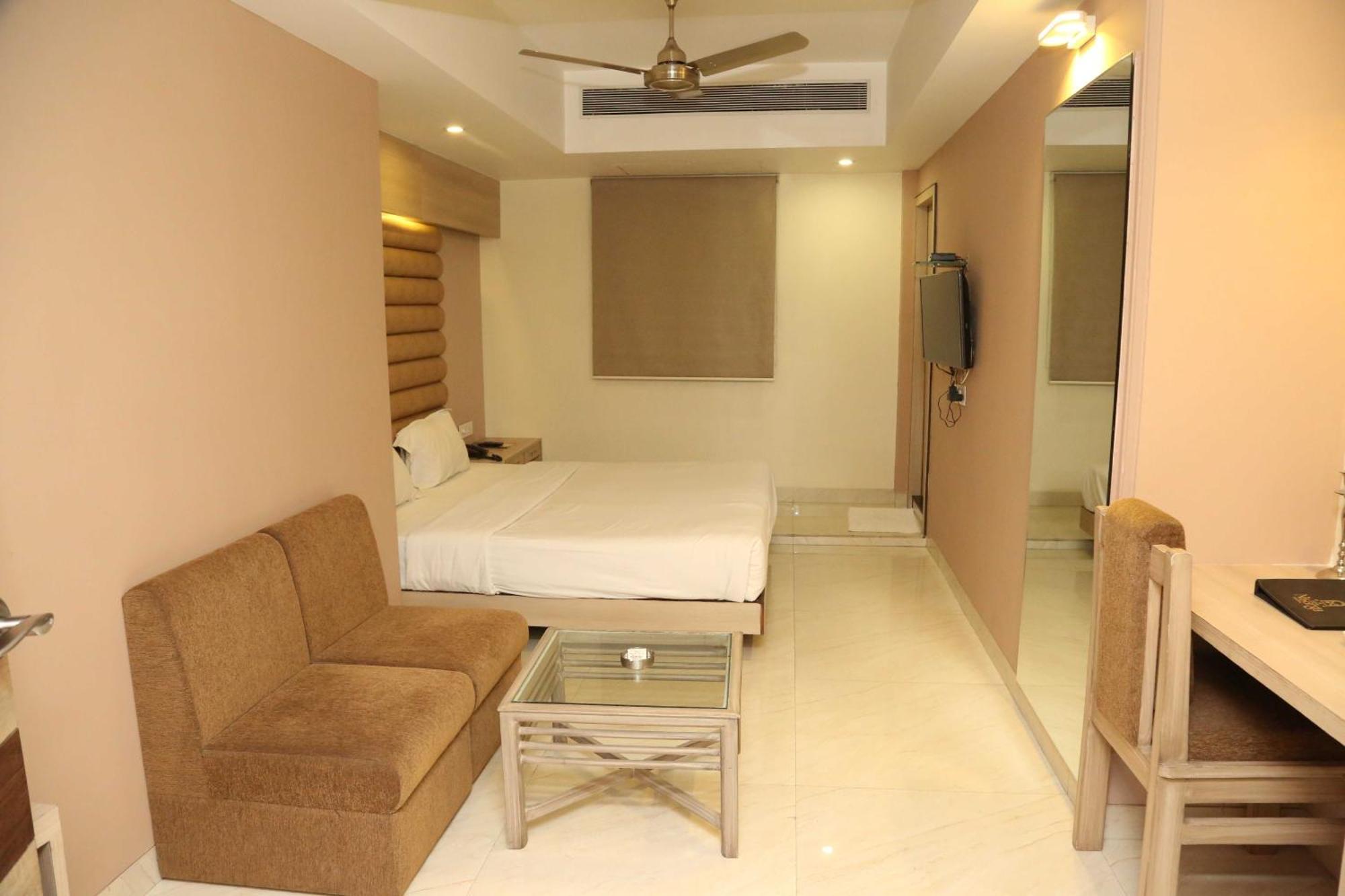 Palette Hotel Nisarga By Sunday Bhopal Bagian luar foto