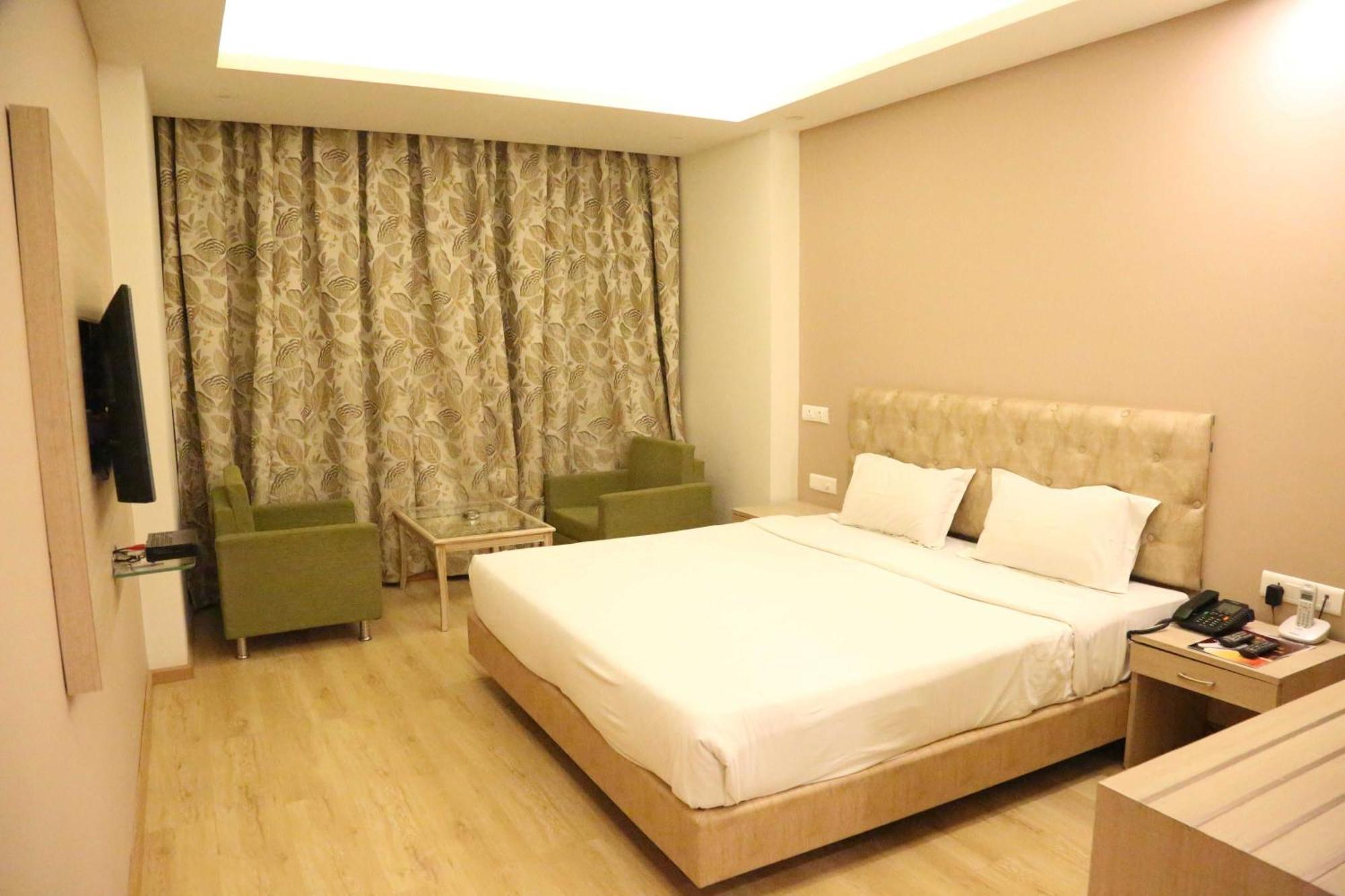 Palette Hotel Nisarga By Sunday Bhopal Bagian luar foto