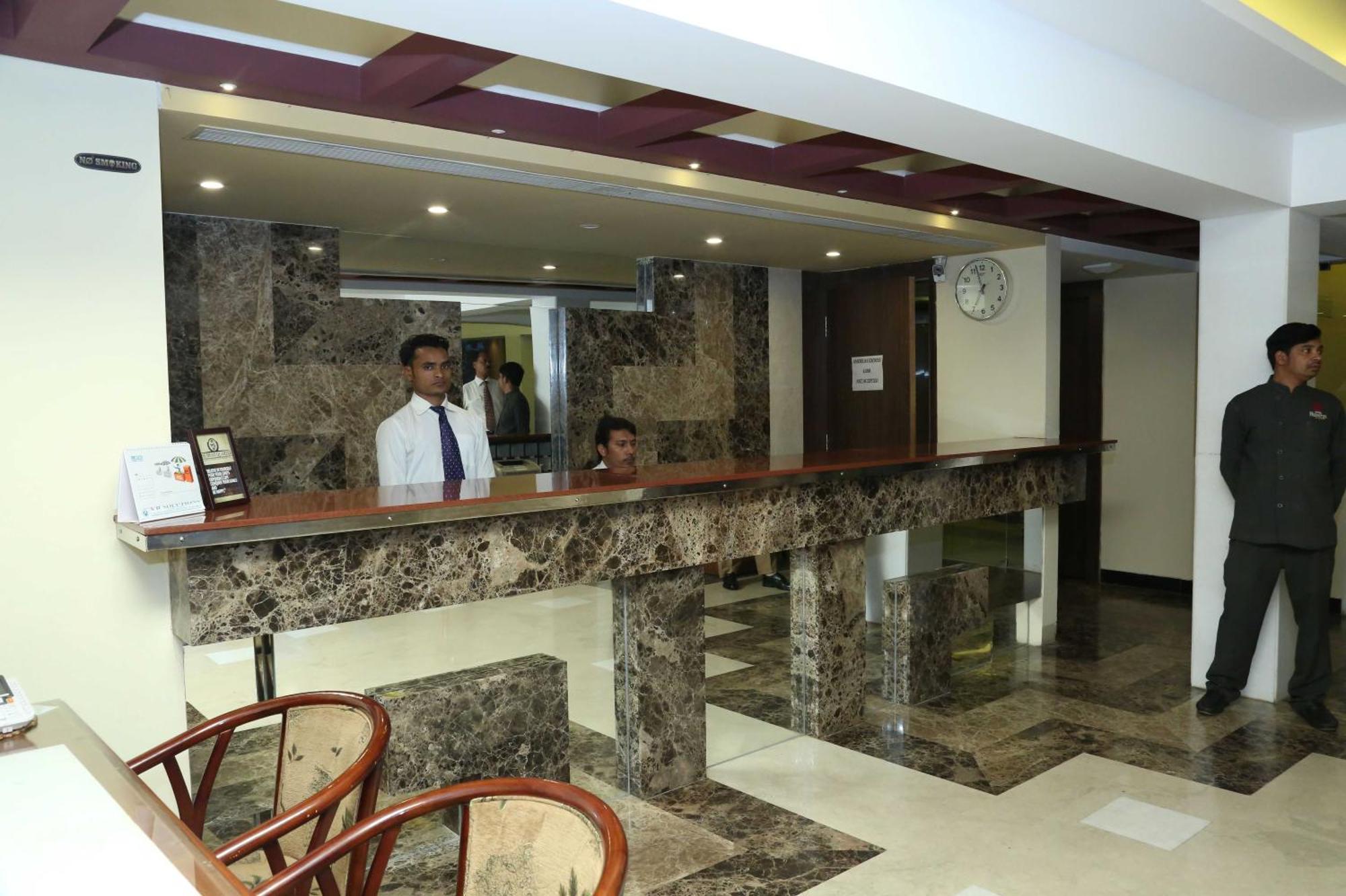 Palette Hotel Nisarga By Sunday Bhopal Bagian luar foto