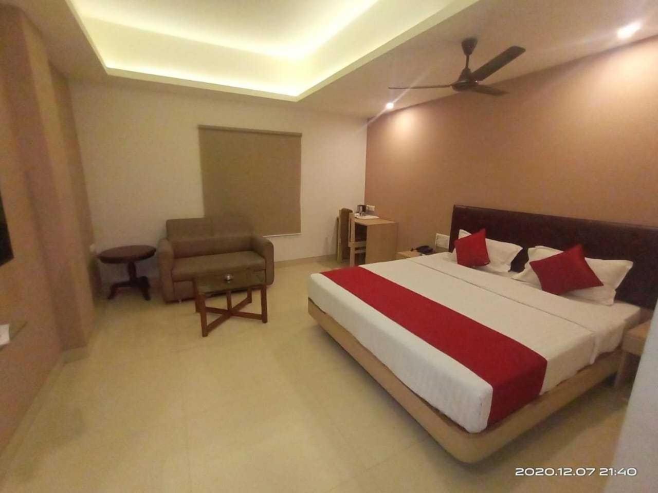 Palette Hotel Nisarga By Sunday Bhopal Bagian luar foto