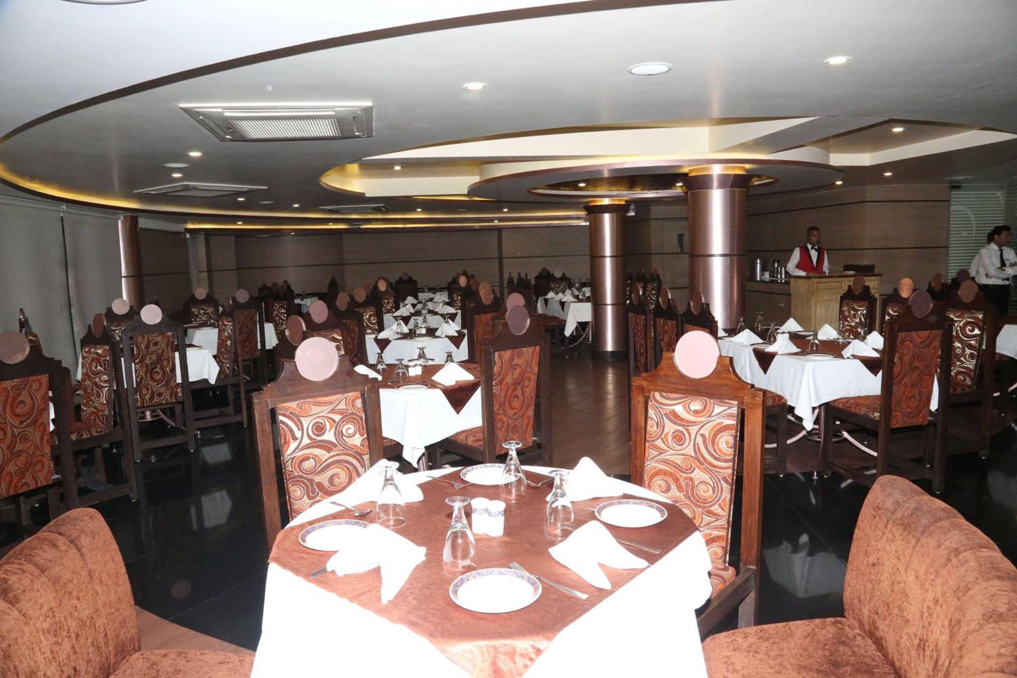 Palette Hotel Nisarga By Sunday Bhopal Bagian luar foto
