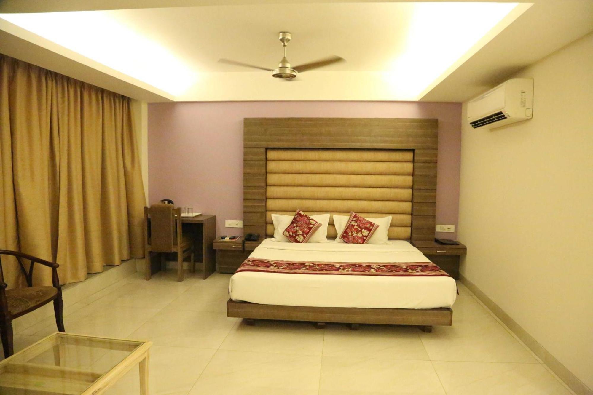 Palette Hotel Nisarga By Sunday Bhopal Bagian luar foto